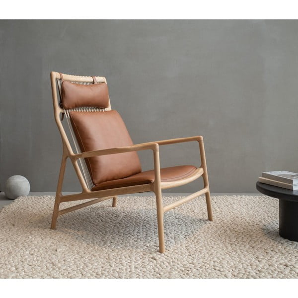 Poltrona con struttura in rovere massiccio e seduta in pelle di bufalo color marrone cognac. Dedo - Gazzda-image-2