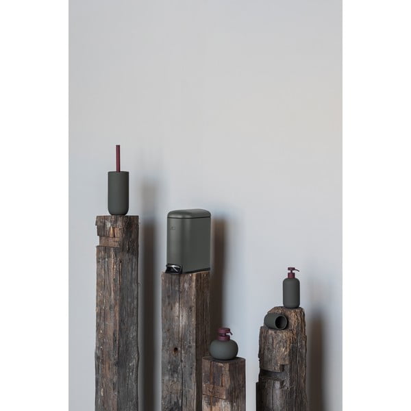 Dispenser per sapone verde scuro in ceramica 120 ml Lotus Play – Mette Ditmer Denmark-image-4