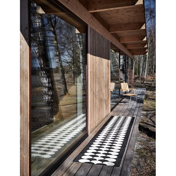 Passatoia da interno/esterno nera/color crema 70x250 cm Poppy Black Vanilla – Pappelina-image-4