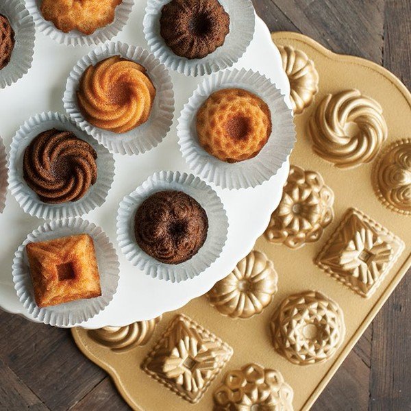 Stampo per 12 mini bundt cake color oro , 280 ml Minimix - Nordic Ware-image-1