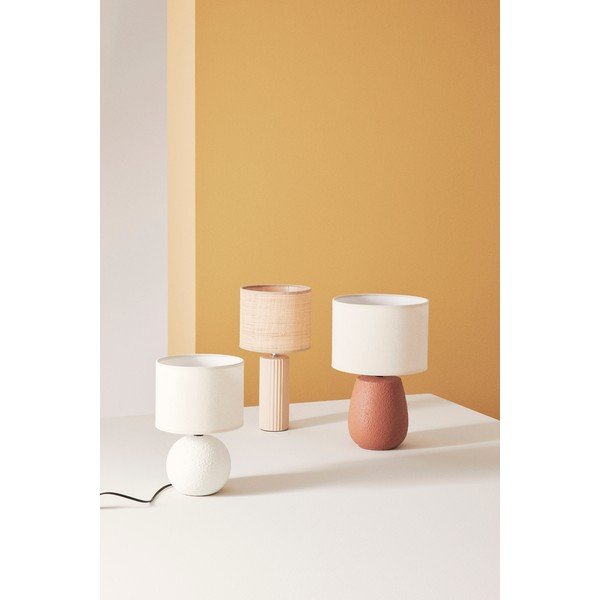 Lampada da tavolo color terracotta in ceramica con paralume in tessuto (altezza totale 41,5 cm) Irvin – Yes Everyday-image-1