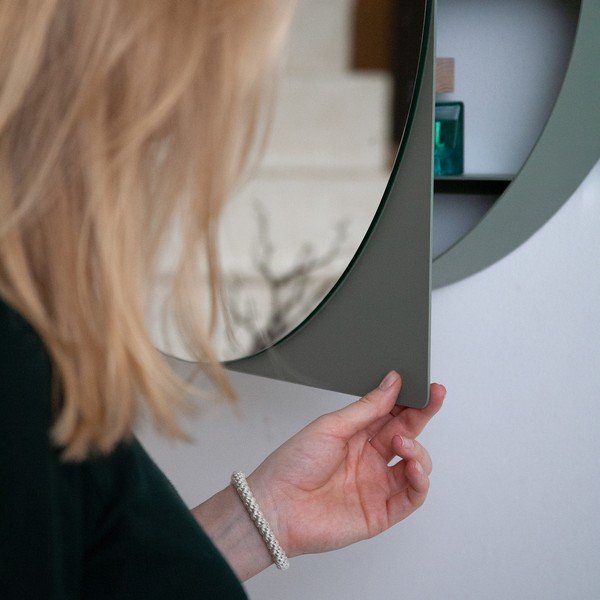 Mobile per bagno verde polveroso in metallo da appendere/con specchio 55x55 cm Sonnet – Spinder Design-image-4