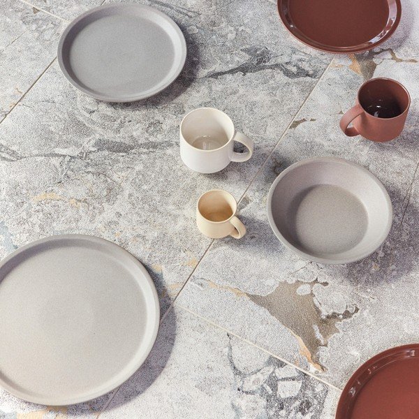 Set di piatti color terracotta in terracotta 2 pz ø 27 cm Yuka – OYOY Living Design-image-1