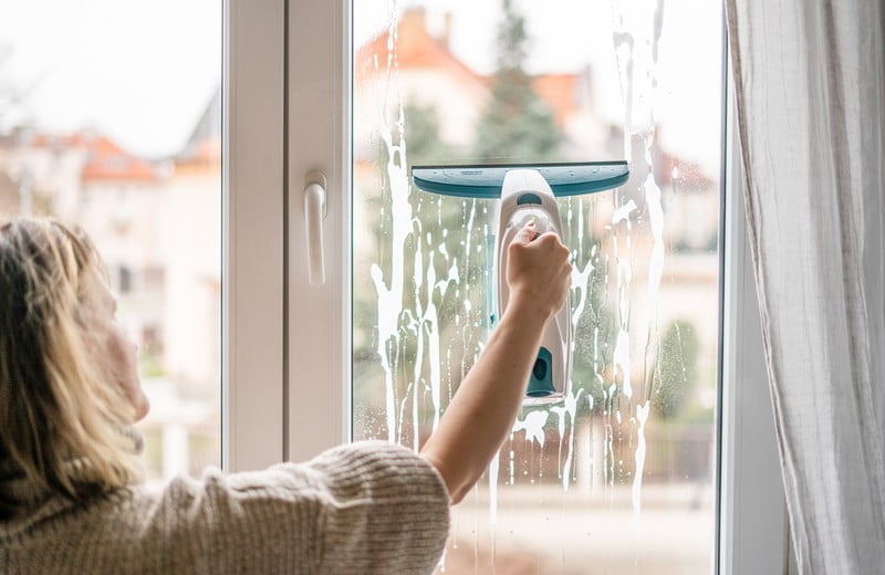 5 consigli per pulire le finestre in modo professionale