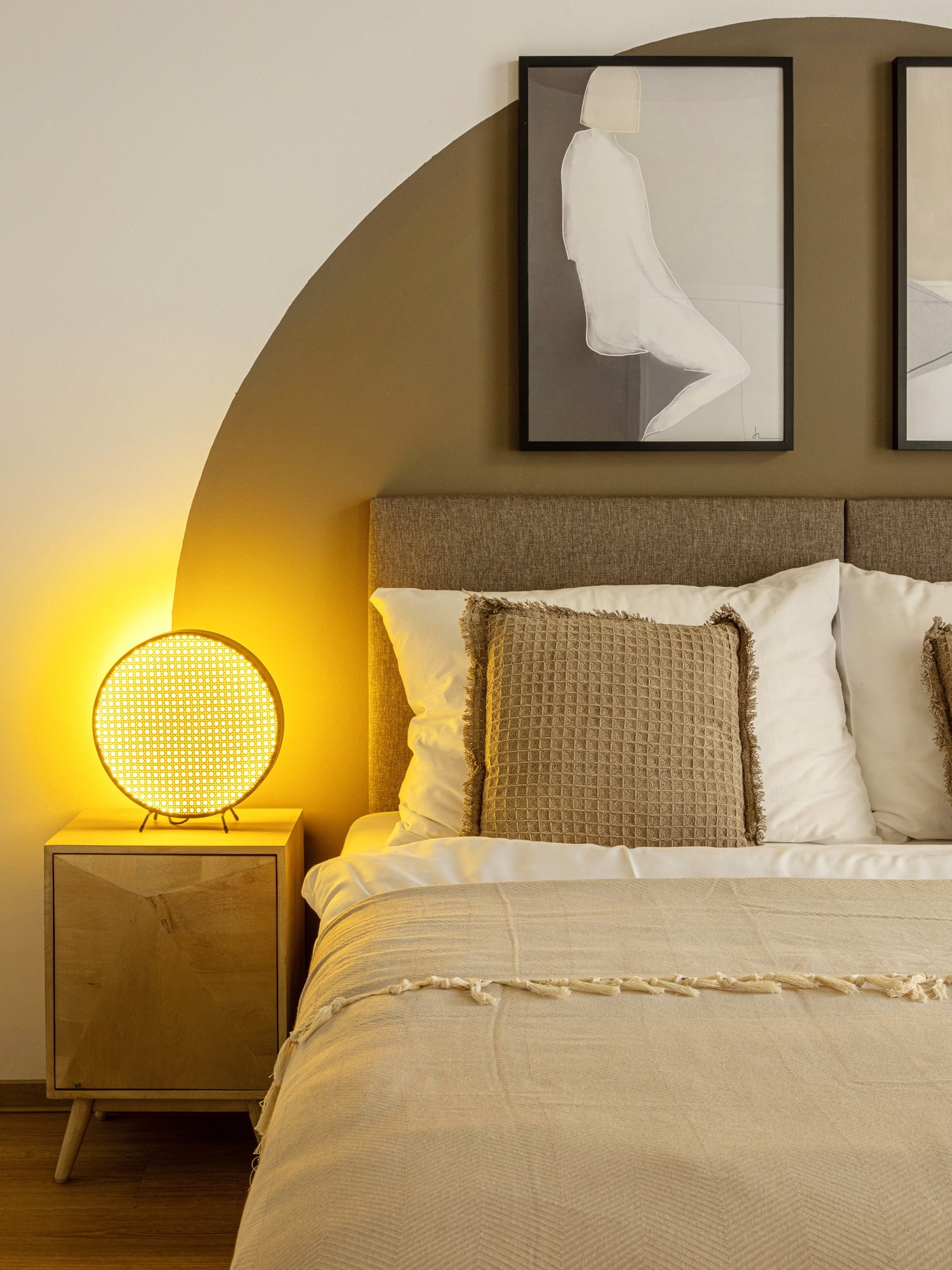 Anche un'illuminazione adeguata contribuisce a creare un'atmosfera intima e accogliente.