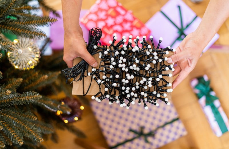 Come non rimanere più aggrovigliati tra le catene luminose di Natale