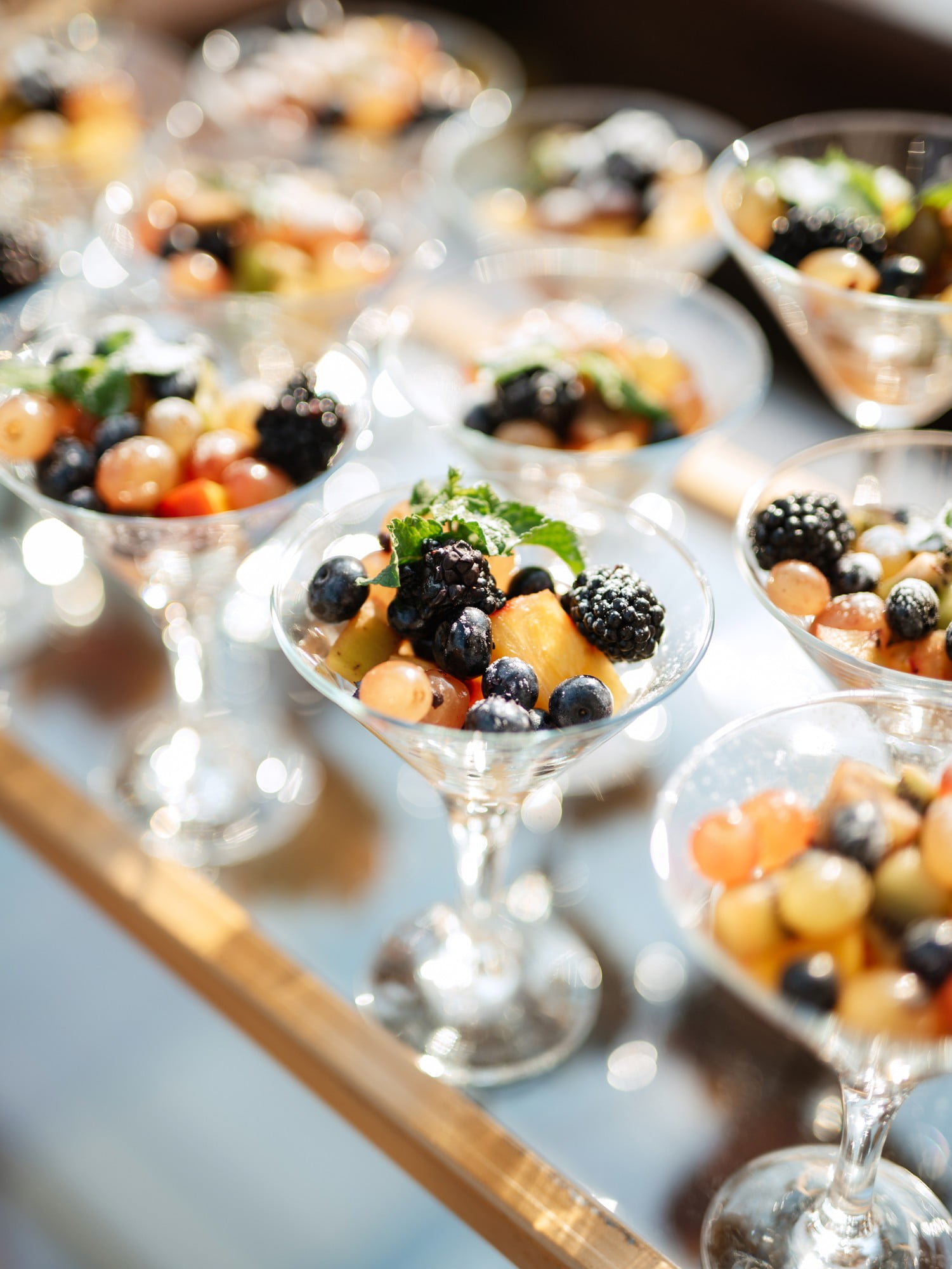 Gli antipasti o la frutta possono essere serviti nei bicchieri.