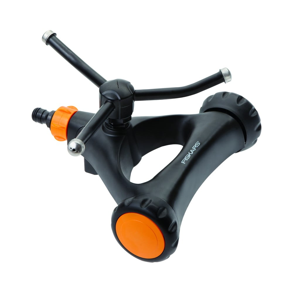 Irrigatore nero su ruote - Fiskars | Strumenti per l'irrigazione
